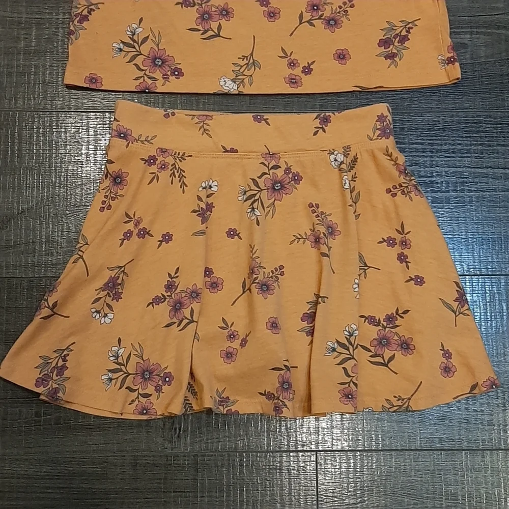 💠Childrens Place 2pc Set Floral Top Ruffled Skirt Smocked Girls Outfit - Picture 5 of 14